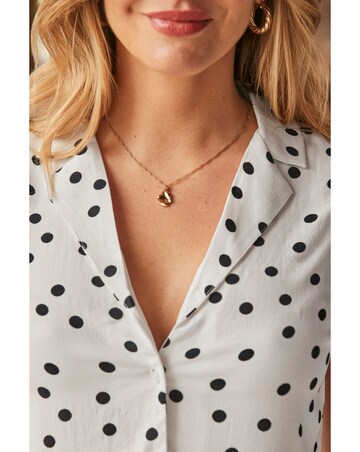 Sosandar Sleeveless Spot Shirt