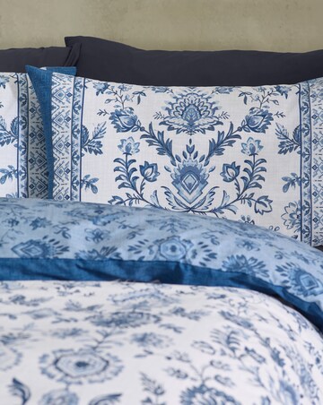 Catherine Lanfield Zoukara Floral Duvet Cover Set