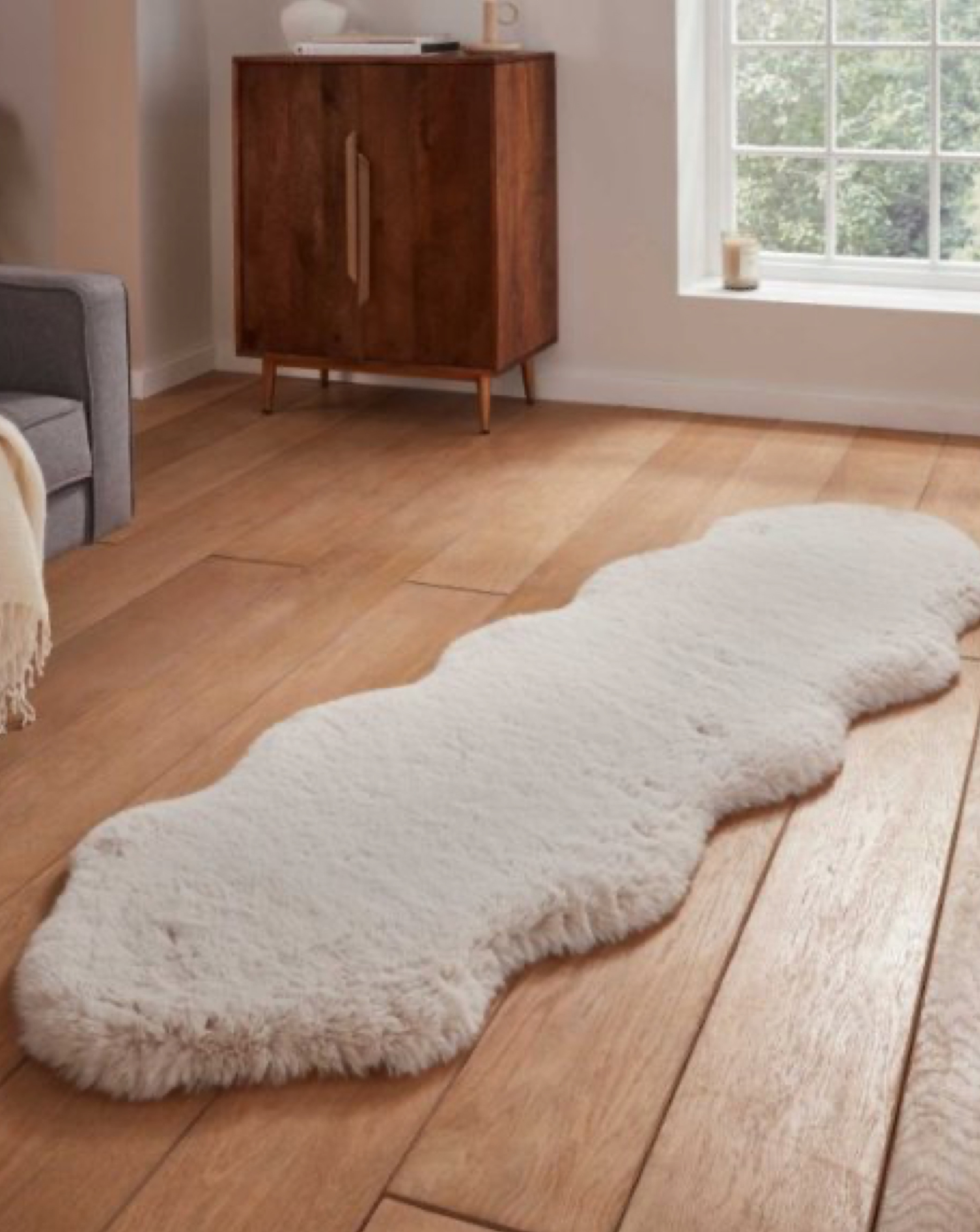 New In - Supersoft Faux Fur Sheepskin Rug