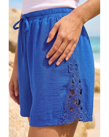 Roman Air Flow Lace Trim Shorts