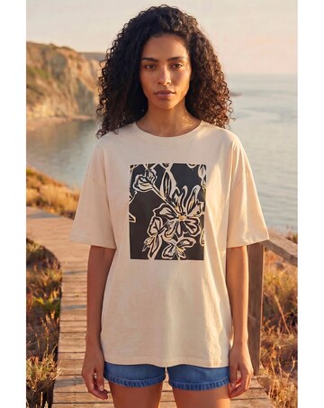 Roman Floral Graphic T-shirt