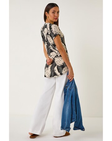 Roman Textured Leaf V-Neck Stretch Top