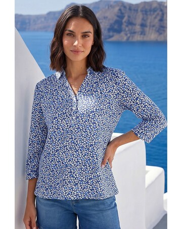 Roman Heart Print Collared Top