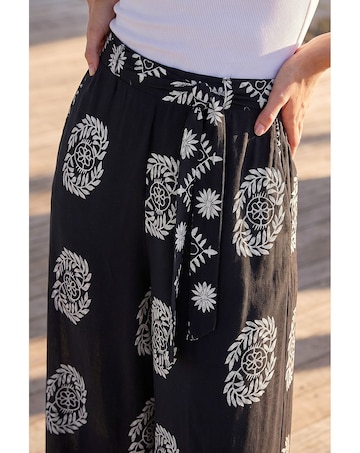 Roman Mono Border Print Belted Trouser