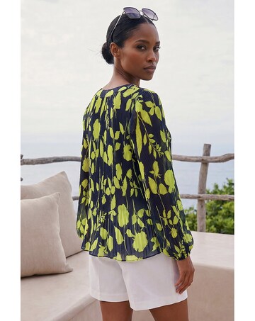 Roman Floral Print Pleated Blouse
