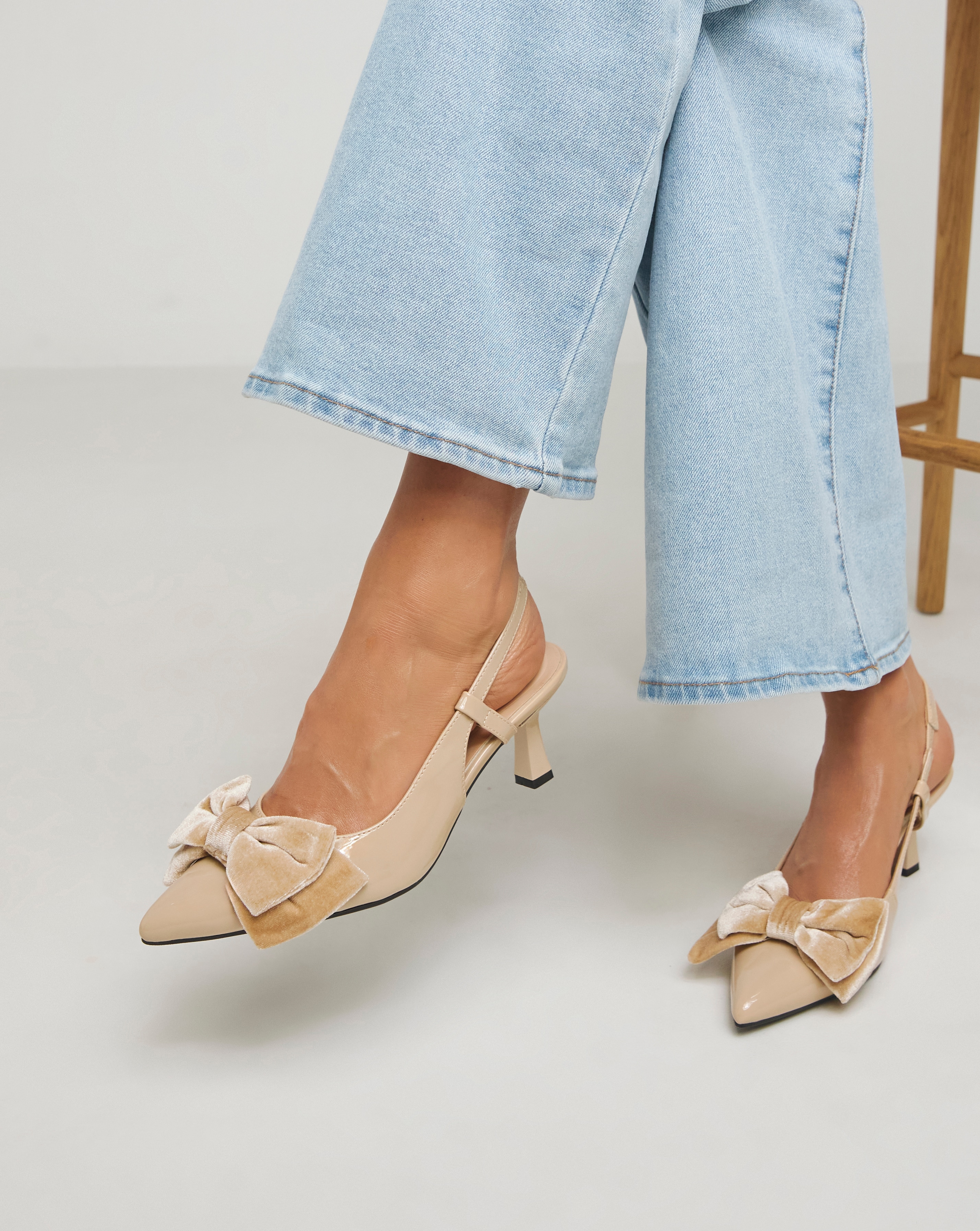 Oversized Bow Pointy Court Shoe Wide