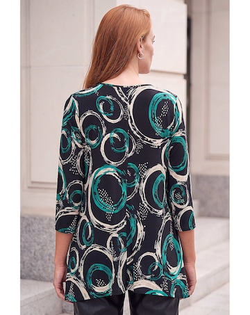 Roman Abstract Puff Print Hanky Hem Top