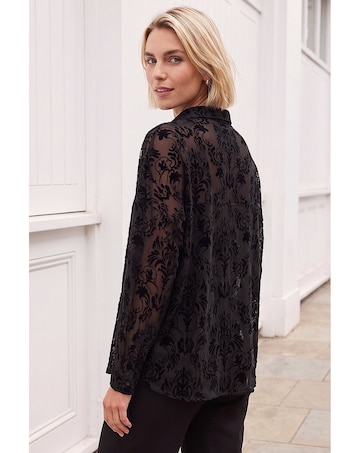 Roman Textured Floral V-Neck Top