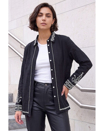 Roman Contrast Embroidered Collar Shirt
