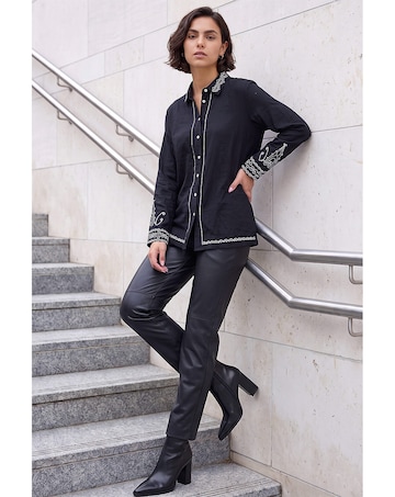 Roman Contrast Embroidered Collar Shirt
