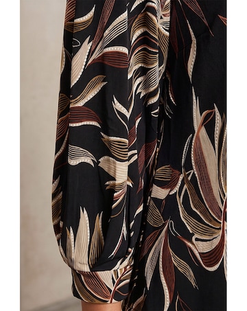 Roman Dropped Shoulder Puff Print Top