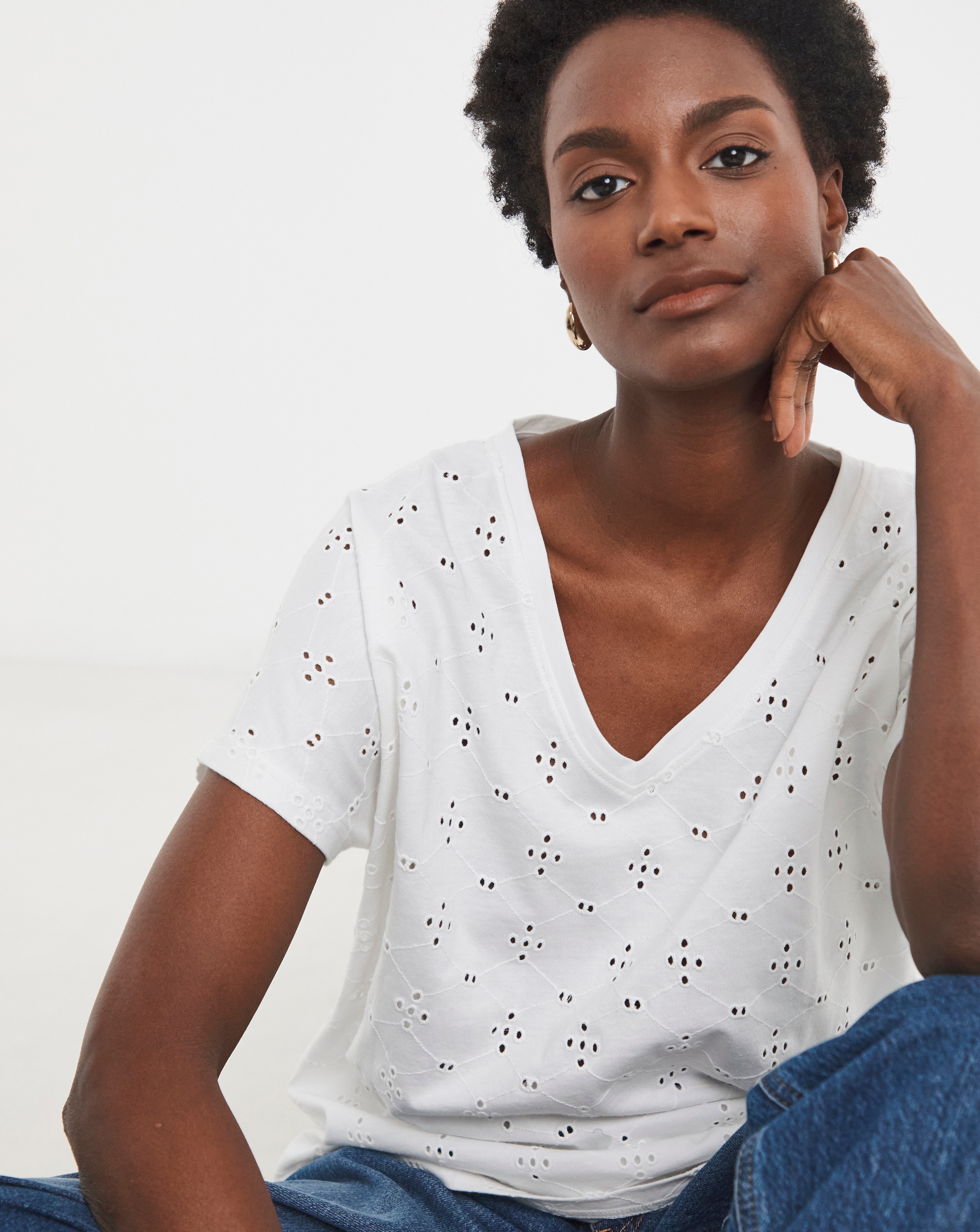 V Neck Broderie Short Sleeve T-Shirt