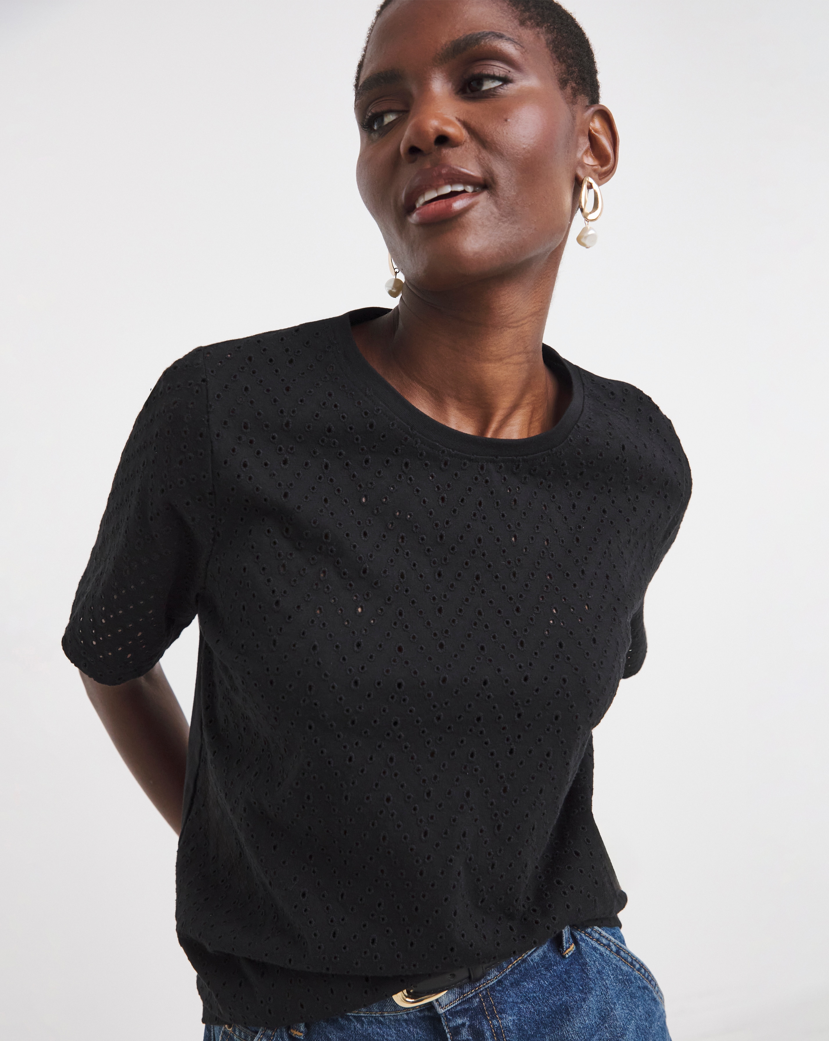 Crew Neck Broderie Short Sleeve T-Shirt