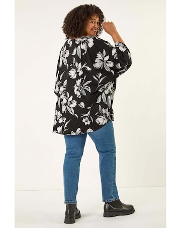 Roman Curve Floral Print Stretch Top
