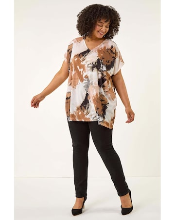 Roman Curve Printed V-Neck Woven Top