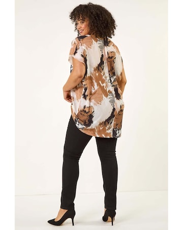 Roman Curve Printed V-Neck Woven Top