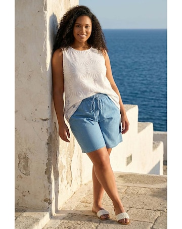 Roman Curve Sunflower Lace Texture Vest