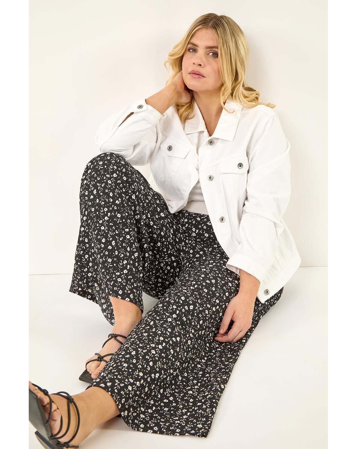 Roman Curve Textured Wide Leg Trousers