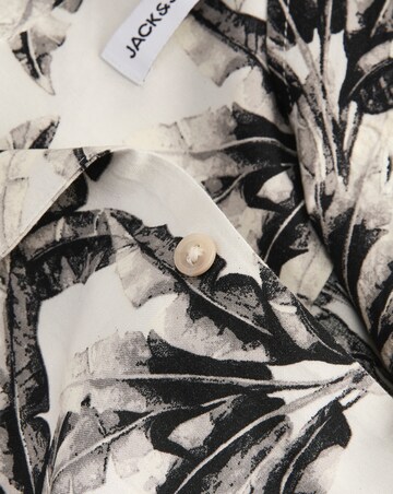 Jack & Jones Jeff Printed Resort Shirt -Cream/Black