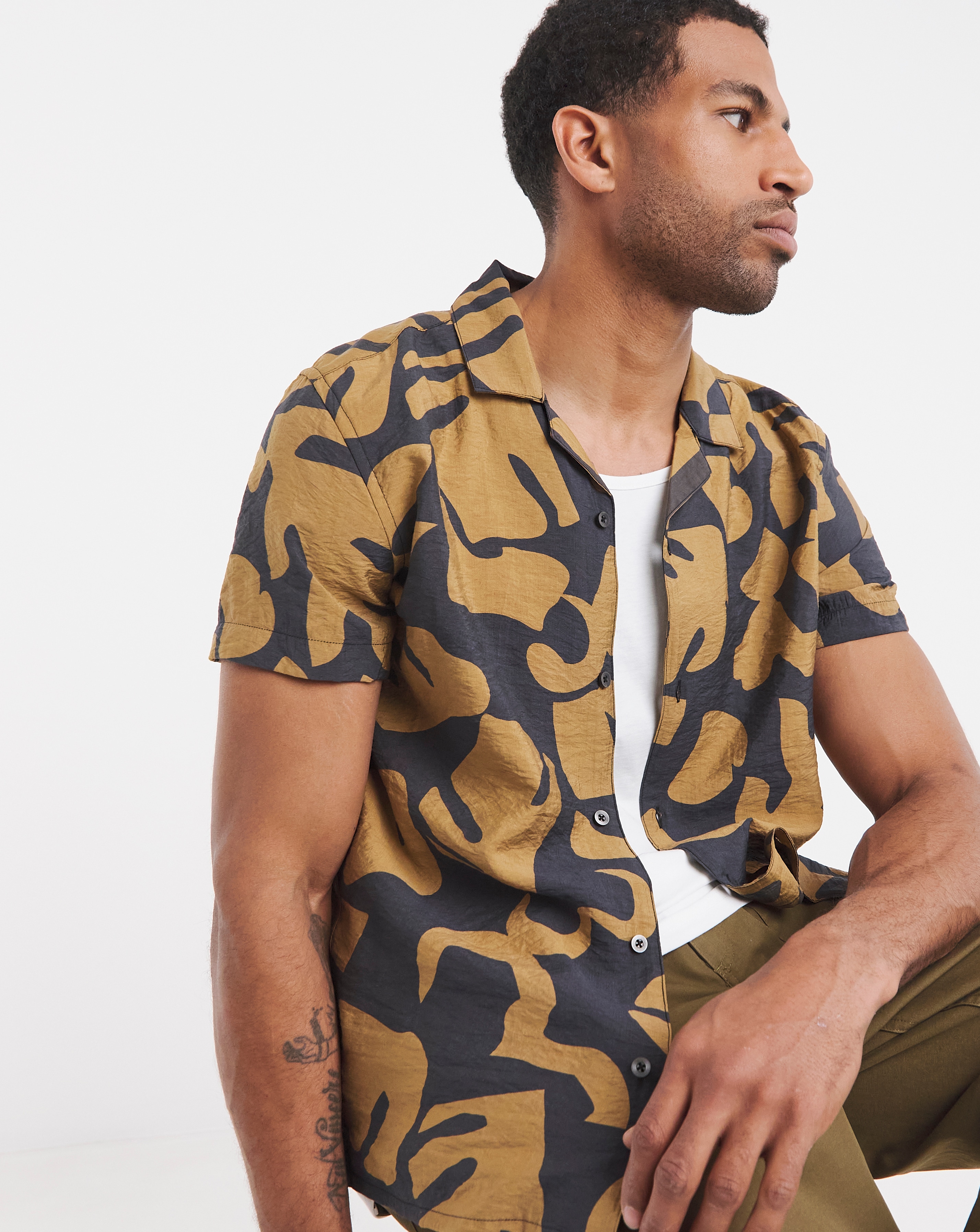 Leaf Crinkle Revere Collar Shirt