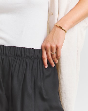 Simply Be Black Woven Flippy Shorts
