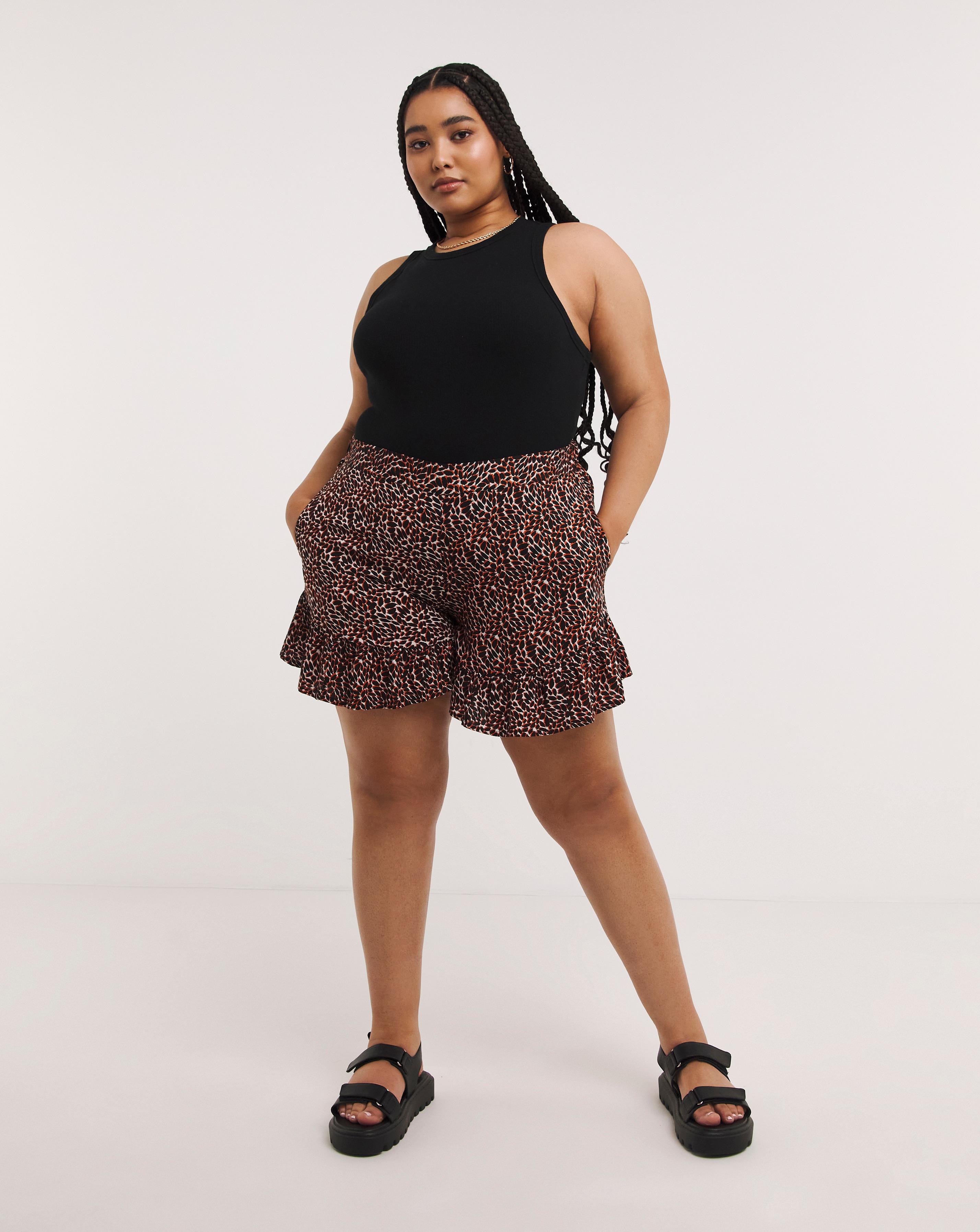 Lightweight Frill Hem Flippy Short