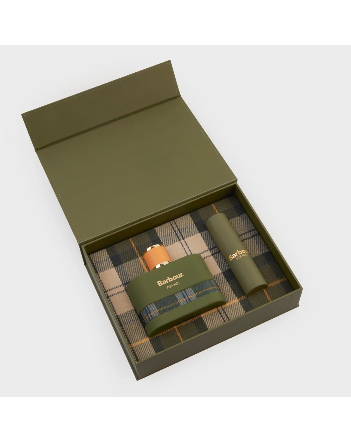 New In - Barbour Heritage For Her Hero Set