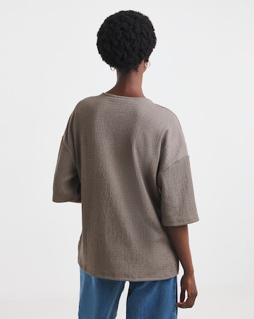 Mocha Textured V-Neck Zip Front Short Sleeve Longline Top
