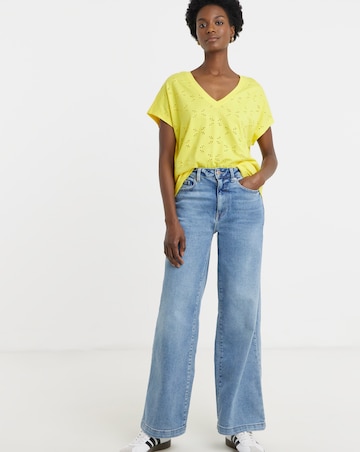 Broderie V-Neck T-Shirt