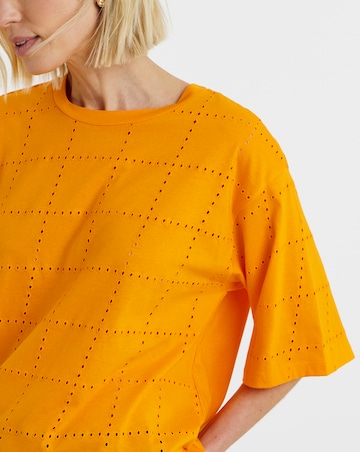 Broderie Crew Neck Boxy T-Shirt