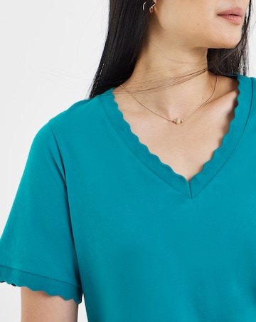 Turquoise Scallop V-Neck T-Shirt