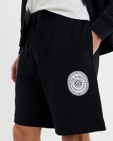 Lyle & Scott Borders Label Graphic Sweatshort - Jet Black