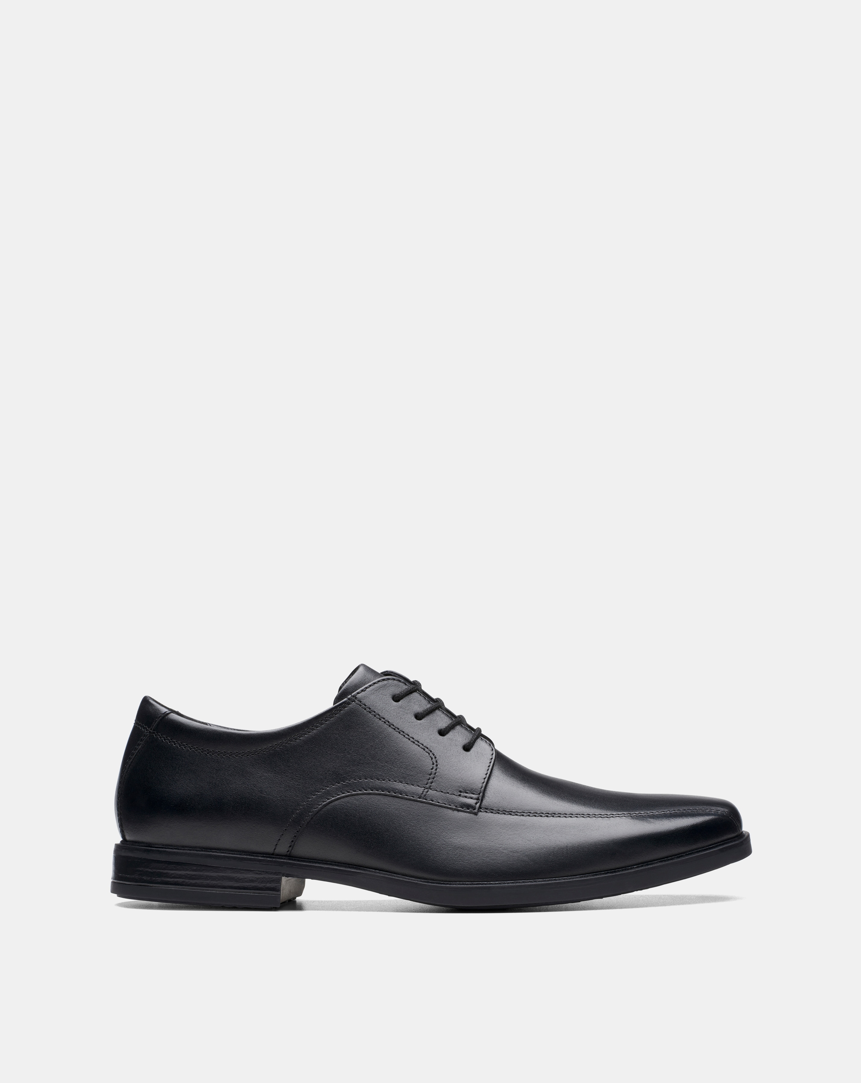 Clarks Howard Over Leather Shoe - Black