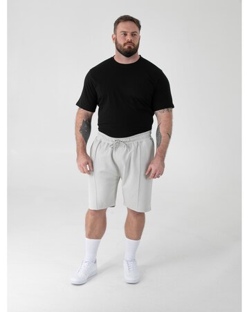 TURNER-D555 Stretch Pique Elasticated Shorts With Pin Tuck Front & Zipper Pocket
