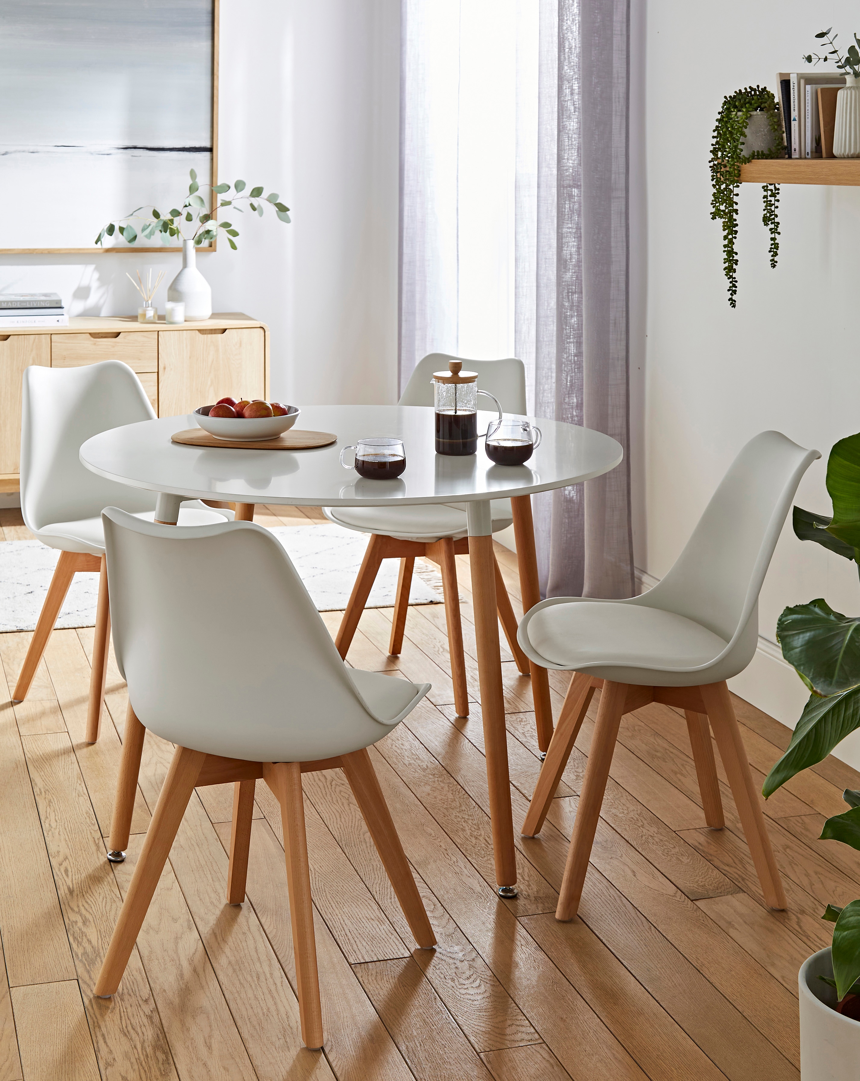 Frankfurt Round Dining Table & 4 Chairs