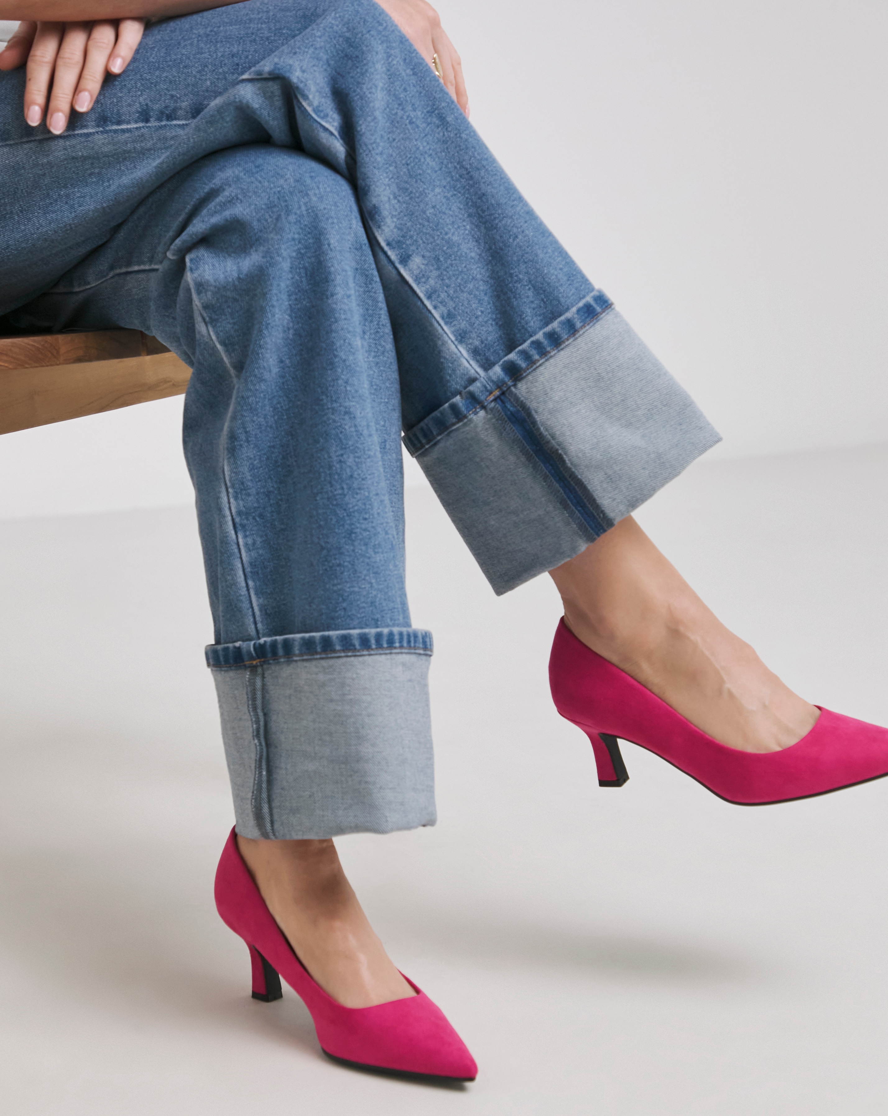 Pointed Toe Kitten Heel Shoe Ex Wide