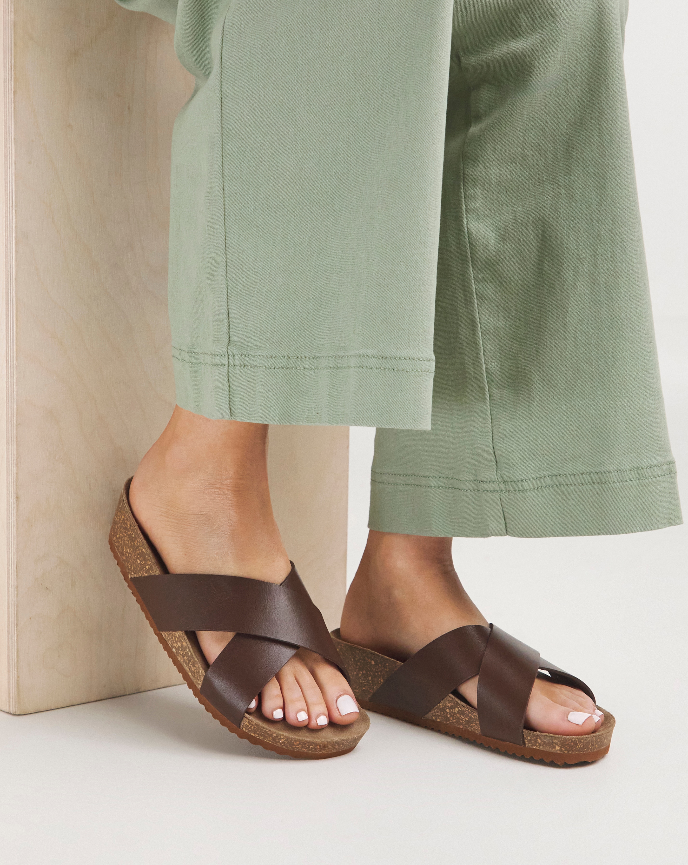 Leather Crossover Footbed Mule E Fit