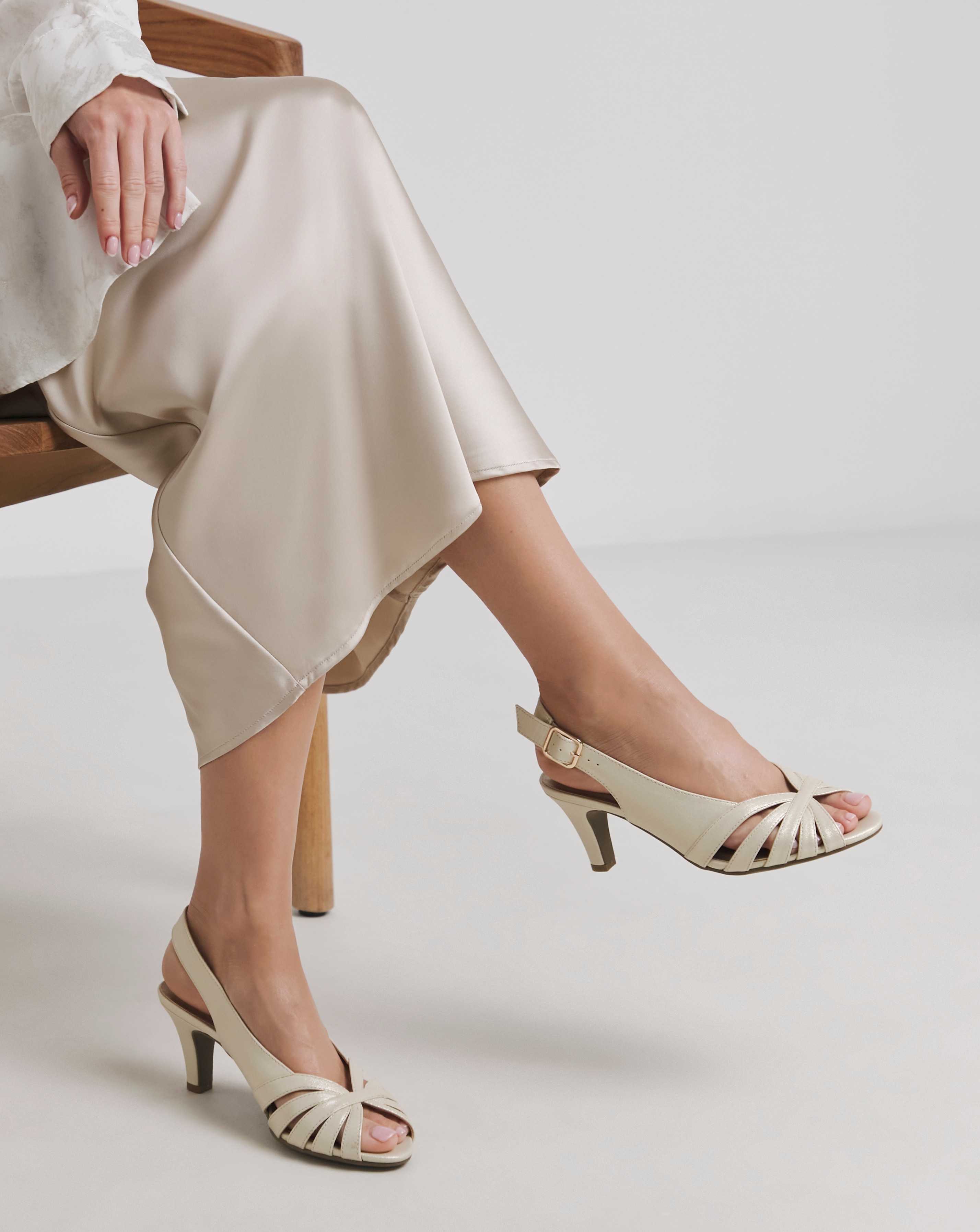 Peep Toe Slingback Shoes Wide