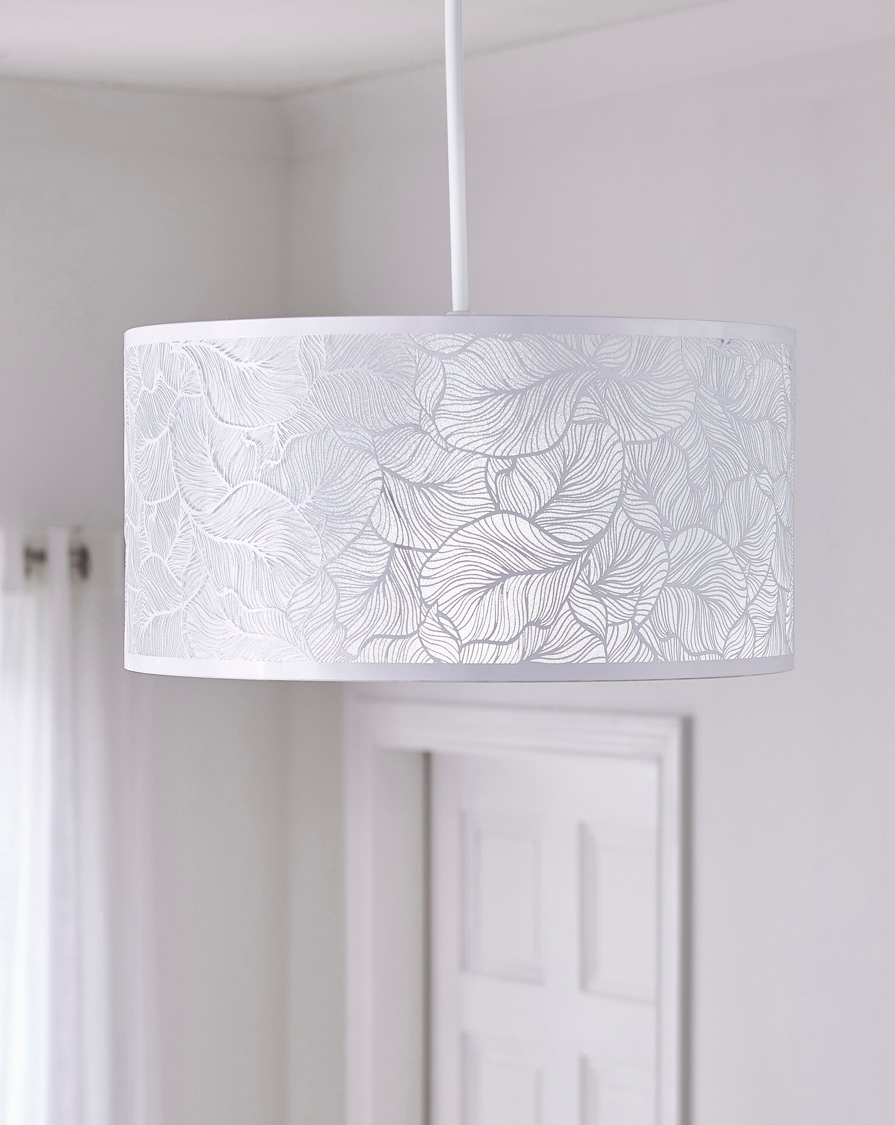 Metal Leaf Pattern Pendant Shade 40cm