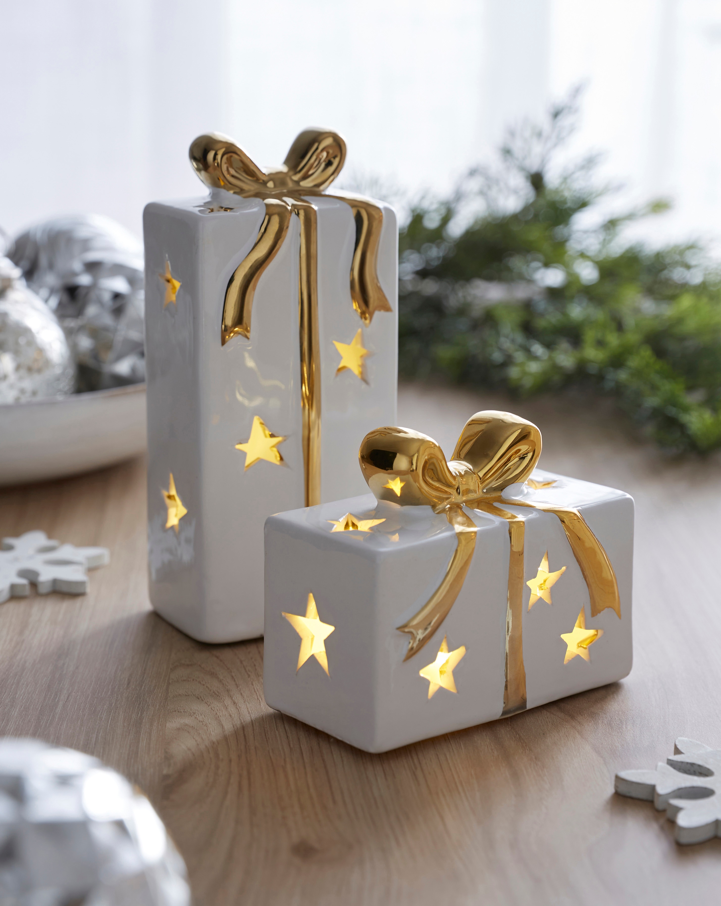 Set of 2 White and Gold Light Up Present