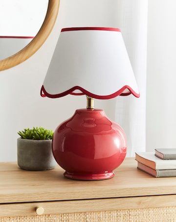 Hattie Scallop Table Lamp