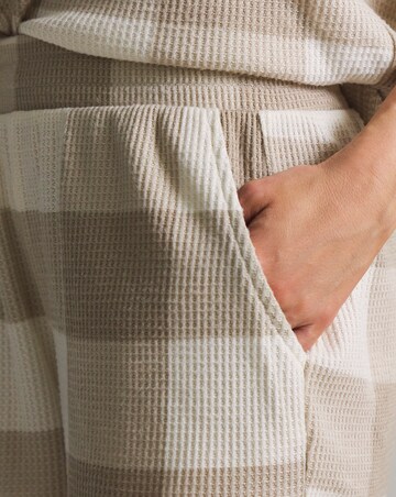 Pretty Secrets Check Waffle Lounge Short Set