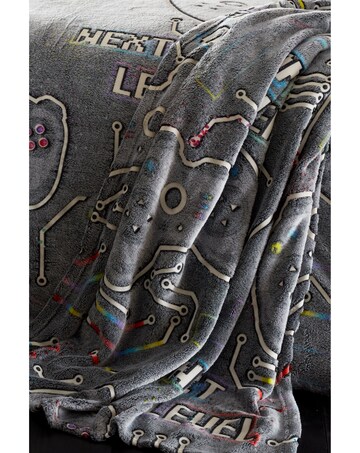 Catherine Lansfield Game Over Glow in the Dark Fleece Cosy Fleece Blanket Throw