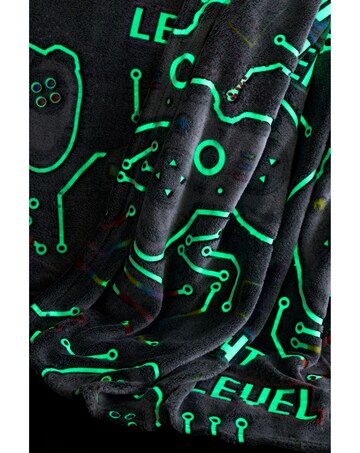 Catherine Lansfield Game Over Glow in the Dark Fleece Cosy Fleece Blanket Throw