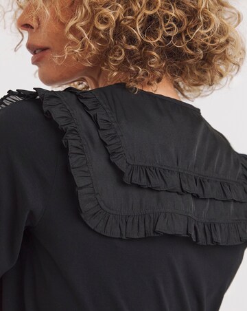 Black Cotton Frill Collar