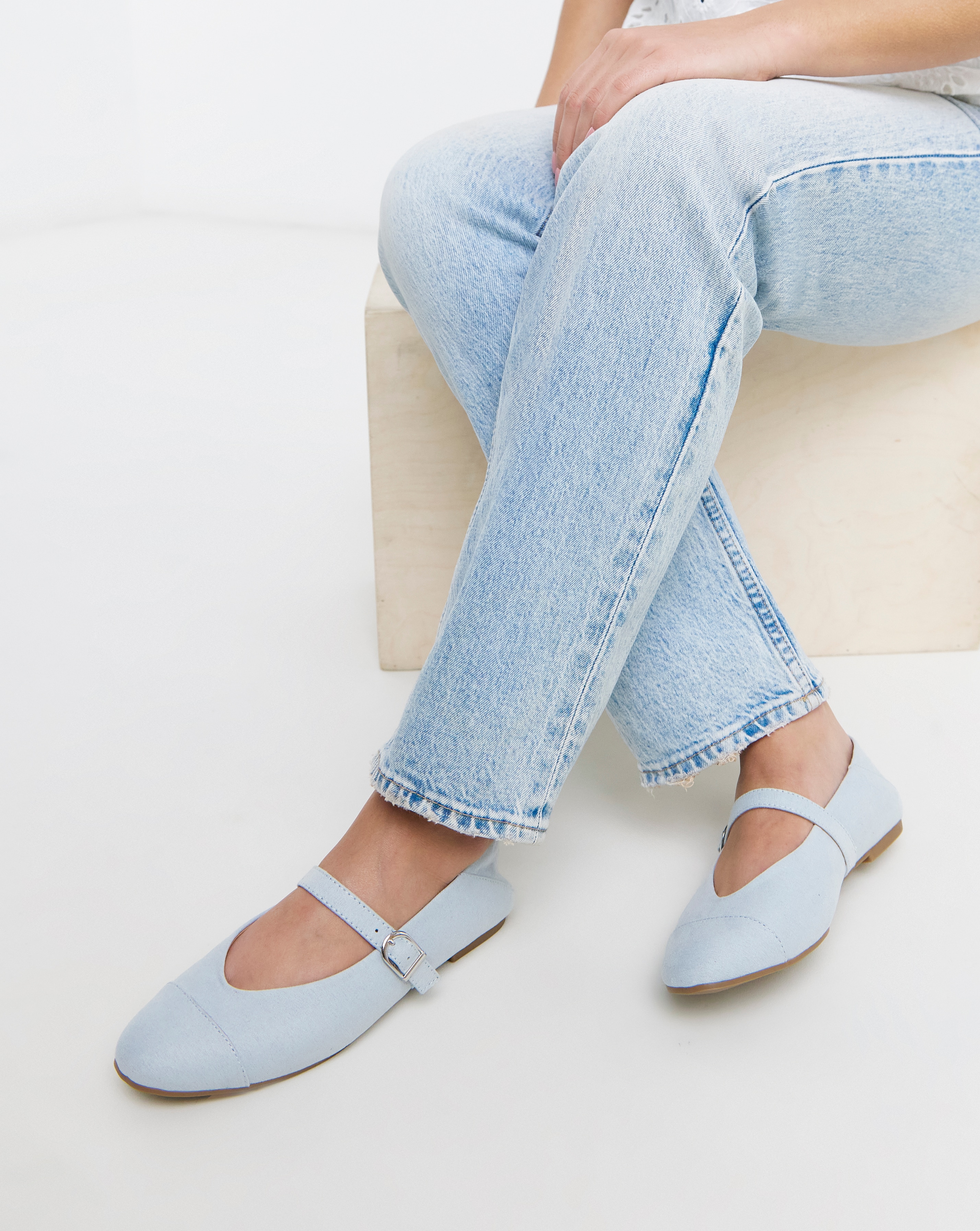 Toe Cap Mary Janes Ex Wide