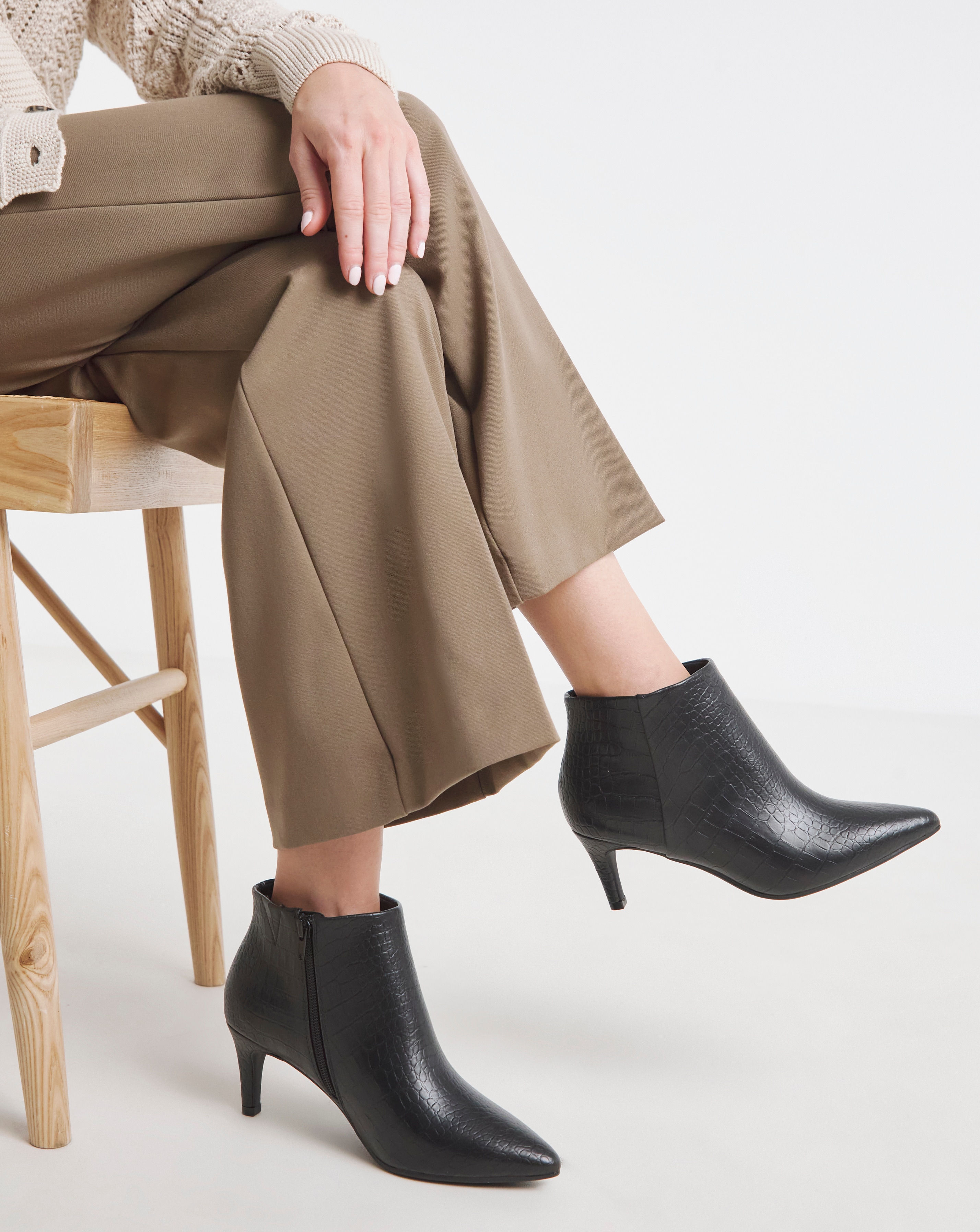 Kitten Heel Pointed Toe Ankle Boot EEE