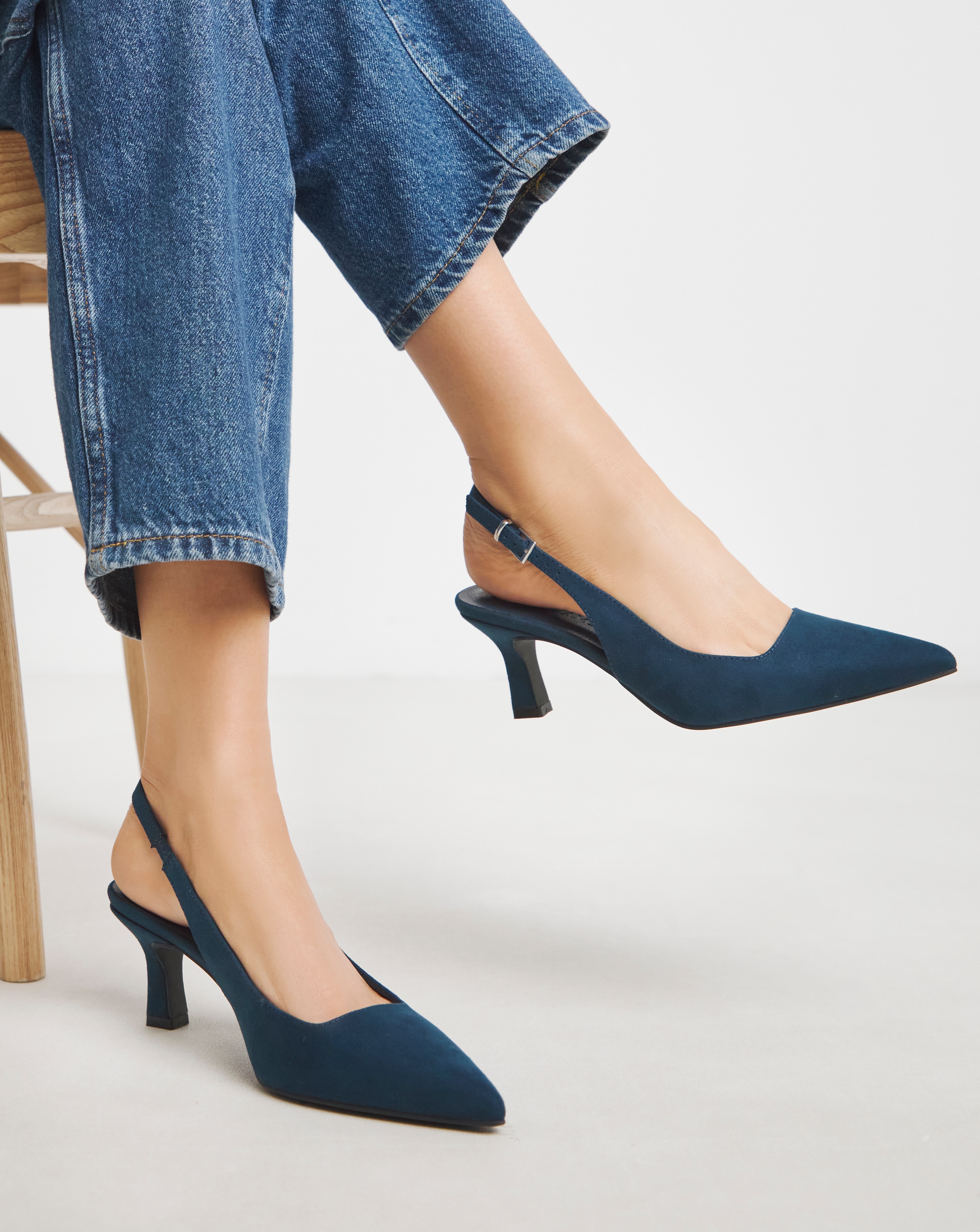 Pointed Toe Slingback Heels Ex Wide