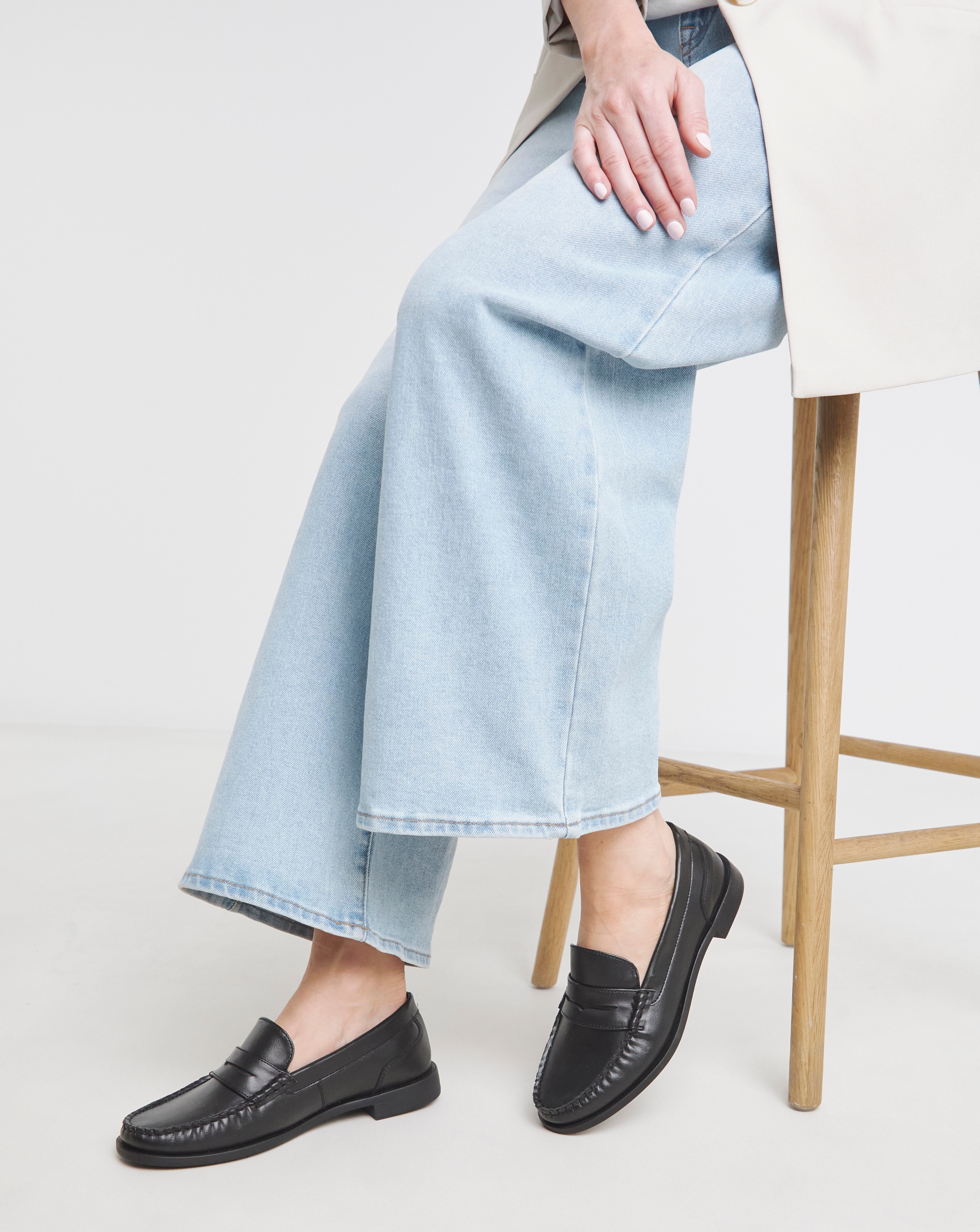 New In - Classic Loafer Wide