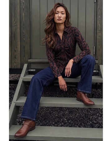 Roman Abstract Print V-Neck Blouse